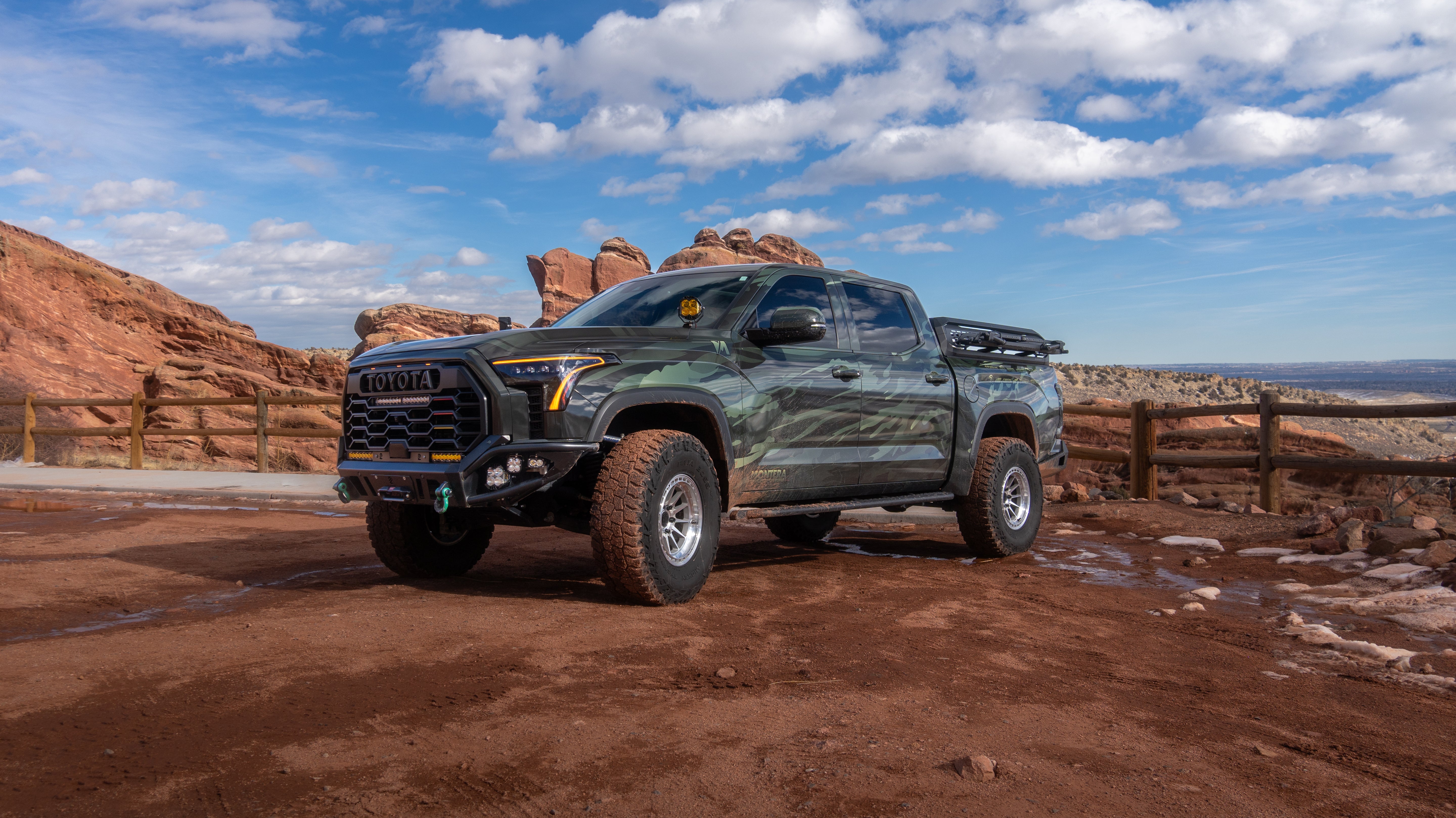 Toyota Tundra full view