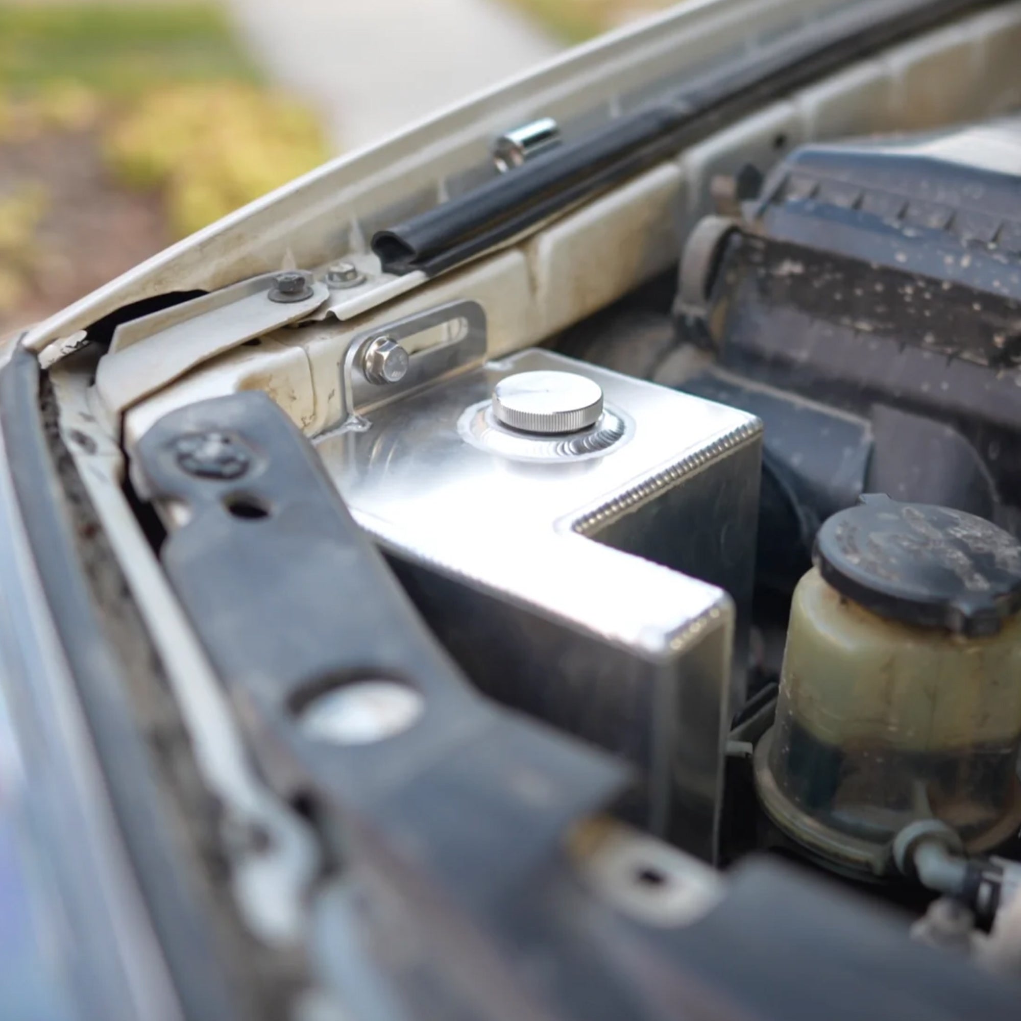 GX 470 (03-09) Aluminum Washer Fluid Relocation Reservoir